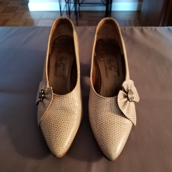Peter Fox Shoes Creme Leather 6B Vintage 2" Heel. - Picture 1 of 7